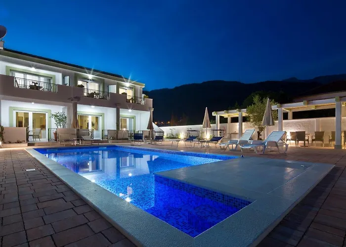 Luxurious Apartments Aria