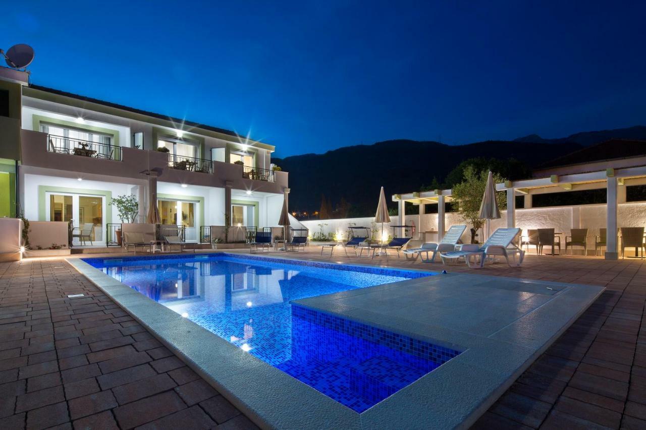 Luxurious Aria